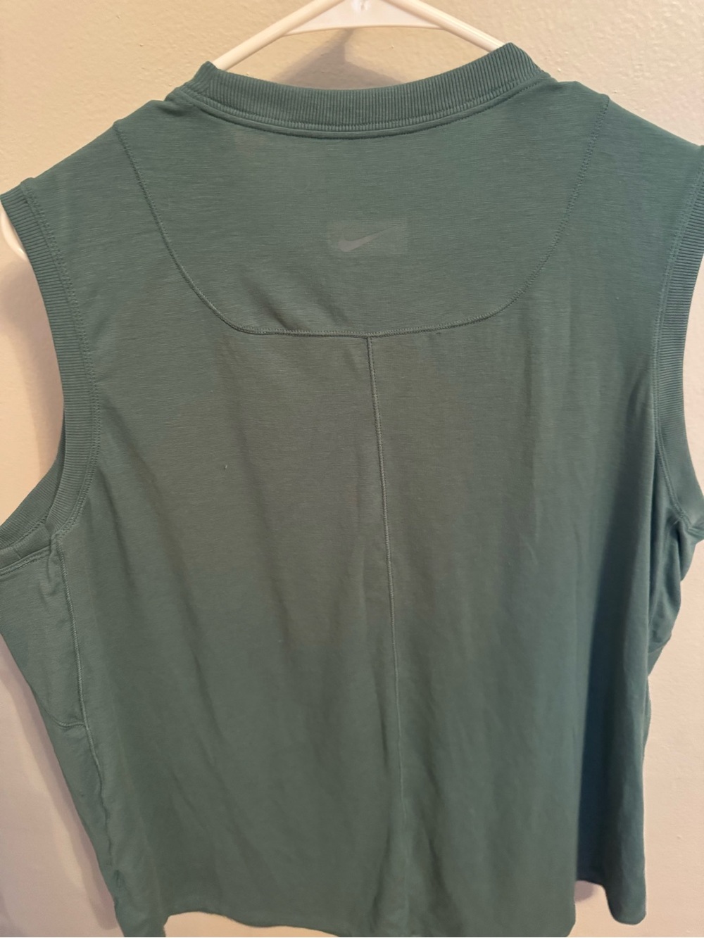 Nike One Crewneck Tank Top -Large- LIKE NEW! - Picture 4 of 7